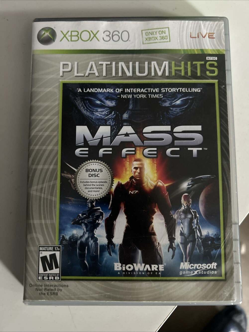 Mass Effect -- Platinum Hits (Microsoft Xbox 360, 2009)